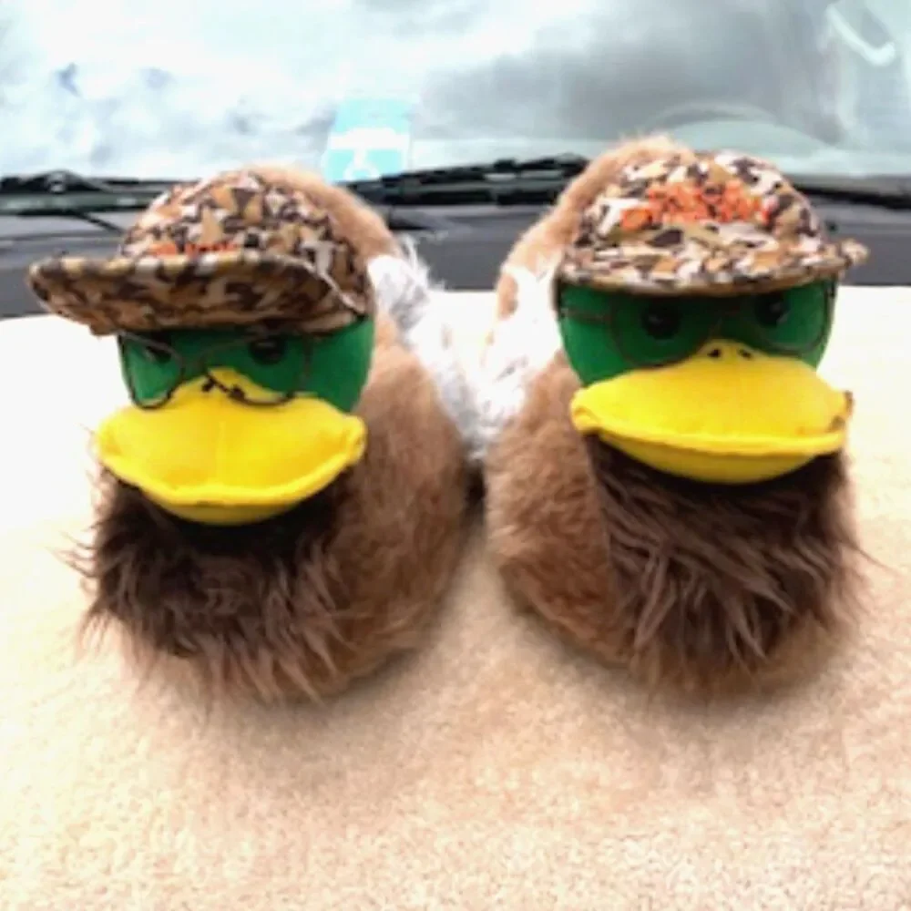 Size: 10 - 11 Duck Dynasty Shoe Slippers ........ One Size Fits Most New w/ Tags